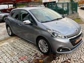 Peugeot 208 1.2 PureTech Signature