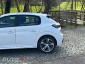 Peugeot 208 1.2 PureTech Allure EAT8