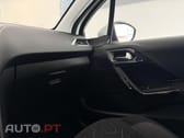 Peugeot 2008 1.2 PureTech Signature