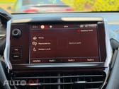 Peugeot 2008 1.2 PureTech Signature