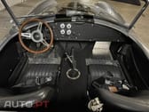 AC Cobra V8