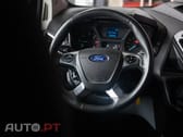 Ford Transit Custom Adaptada p/ 3 cadeiras de rodas
