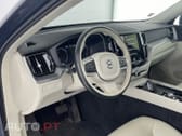 Volvo XC60 2.0 B4 Momentum Plus