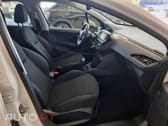 Peugeot 208 1.2 PureTech Signature