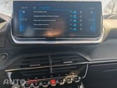 Peugeot 2008 1.2 PureTech Signature EAT6