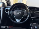 Toyota Auris Outro