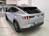 Ford Mustang Mach-E Alargada