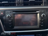 Toyota Auris Outro