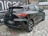 Renault Clio Outro