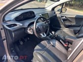 Peugeot 208 1.2 PureTech Signature