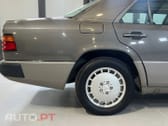 Mercedes-Benz W124 300 D