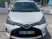 Toyota Yaris Hybrido automático