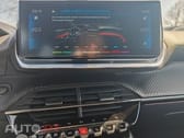 Peugeot 2008 1.2 PureTech Signature EAT6