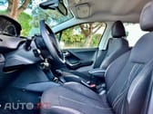 Peugeot 208 ..