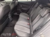 Peugeot E-2008 50 kWh Allure