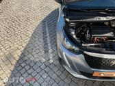 Peugeot E-2008 50 kWh Allure Pack