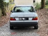 Mercedes-Benz 260 260 E