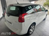 Peugeot 5008 1.6 HDi 5L Allure J18
