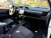 Toyota Hilux 2.4 D-4D 4WD CD CH