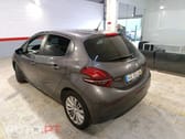 Peugeot 208 1.2 PureTech Signature