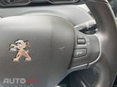 Peugeot 2008 1.2 e-VTi Style