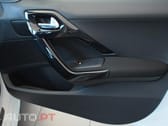 Peugeot 208 1.2 PureTech Signature