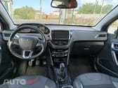 Peugeot 2008 1.2 VTi Active