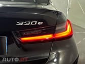 BMW 330 e Pack Desportivo M Auto