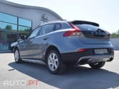 Volvo V40 Cross Country Outro