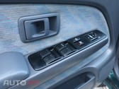 Toyota Hilux 2.4 TD LN165LSR Tracker