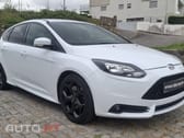 Ford Focus 2.0 EcoBoost ST c/ Pack Pele Desportiva