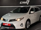 Toyota Auris Outro