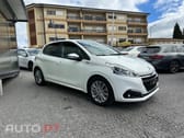 Peugeot 208 1.2 PureTech Signature