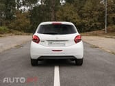 Peugeot 208 1.2 PureTech Signature