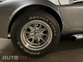AC Cobra V8
