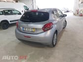 Peugeot 208 1.2 PureTech Signature