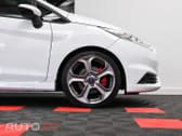 Ford Fiesta 1.6 EcoBoost c/ Pack Pele Desportiva ST
