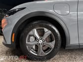 Ford Mustang Mach-E 75.7 kWh Base