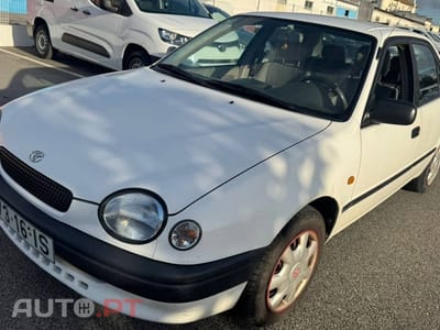 Toyota Corolla Sedan 1.3 Terra AC
