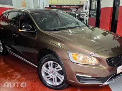 Volvo V60 Cross Country 2.0 D3 Momentum