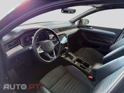 Volkswagen Passat Variant I.V.A DEDUTIVEL GTE DSG R-Line Sport
