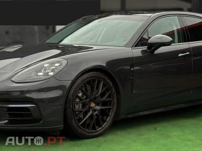 Porsche Panamera 4 E-HYBRID