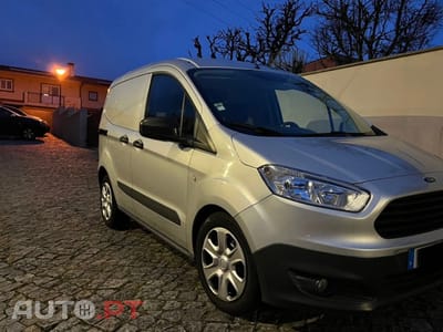 Ford Courier Comercial