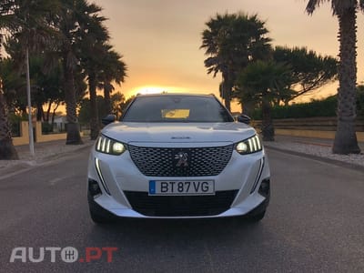 Peugeot E-2008 GT+