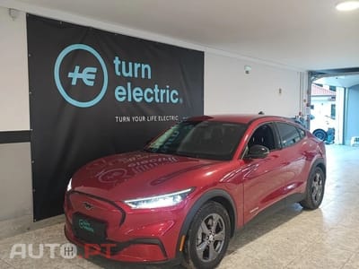 Ford Mustang Mach-E 75.7 kWh Base