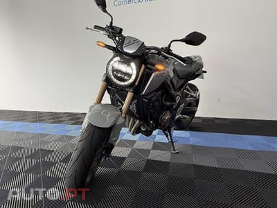 Honda CB R