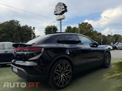 Porsche Macan Electric 4