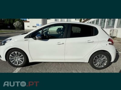 Peugeot 208 Puretech 1.2 stye