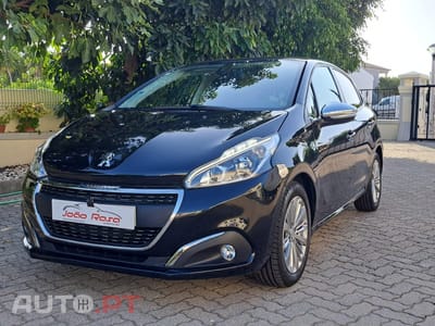 Peugeot 208 1,2 Signature