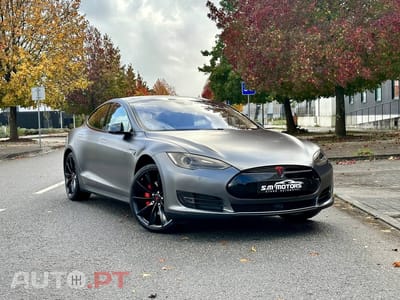 Tesla Model S 85